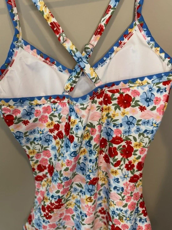 American Trends Women’s Medium Floral One Piece Swimsuit - Picture 3 of 5